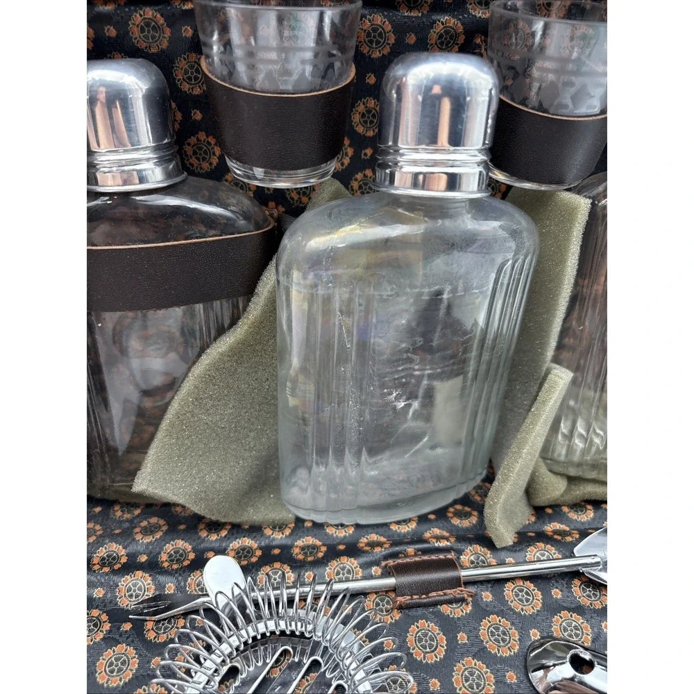 Vintage Travel Bar Set 3 Flasks 2 Shot Glasses Leather Carrying Case Brown Retro